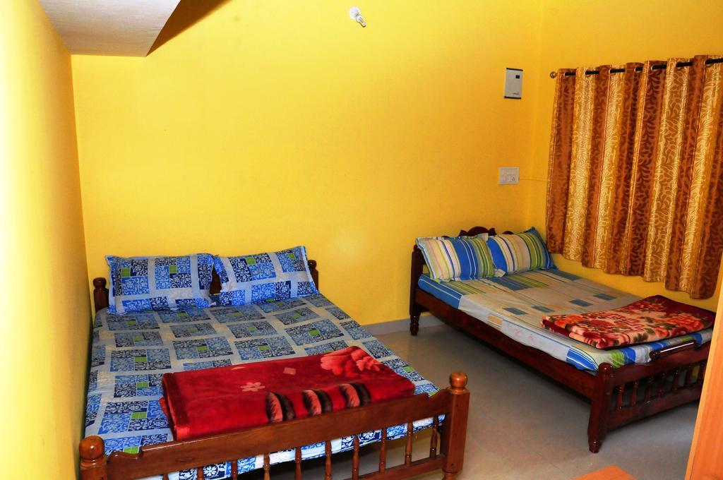 Akashadeepa Homestay ماديكيري الغرفة الصورة