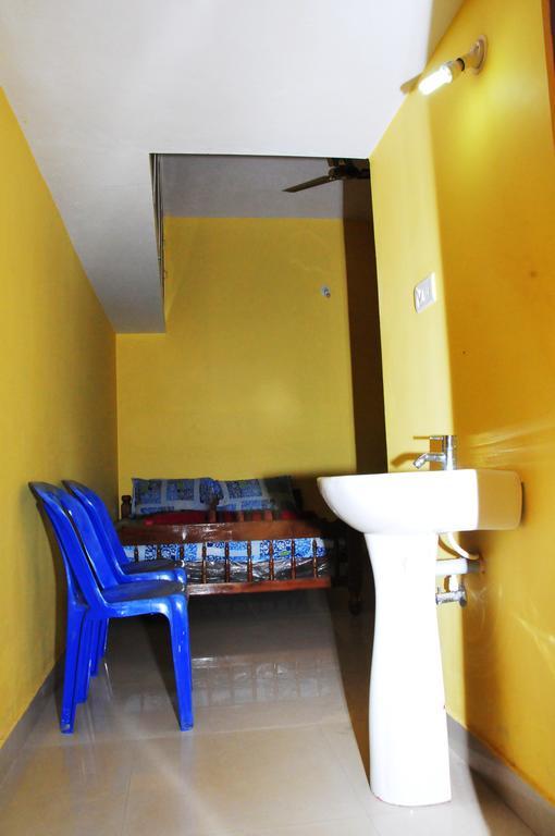 Akashadeepa Homestay ماديكيري الغرفة الصورة